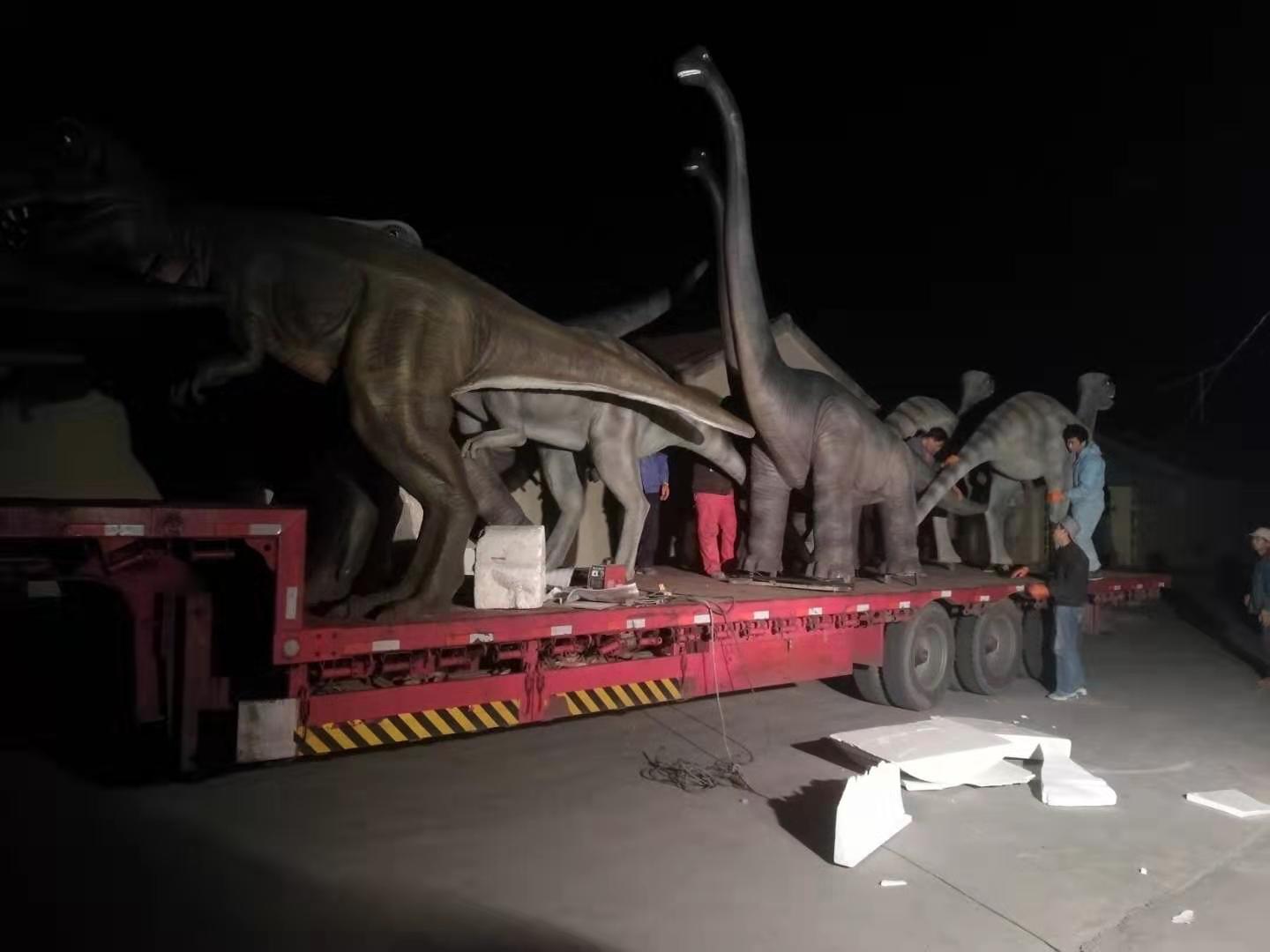 恐龍雕塑項目部分完工，出廠安裝（組圖）。