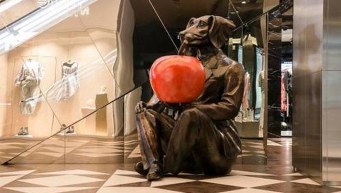 美華埠“狗人”雕塑涉辱華？華社將開會討論其去向